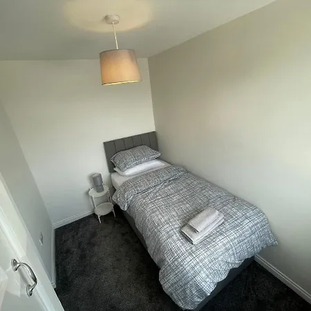 3 Bedroom House In That Sleeps 4 * 미들즈브러