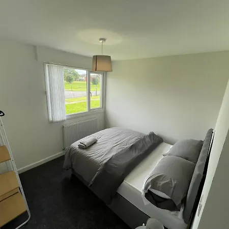 3 Bedroom House In That Sleeps 4 Holiday home Middlesbrough